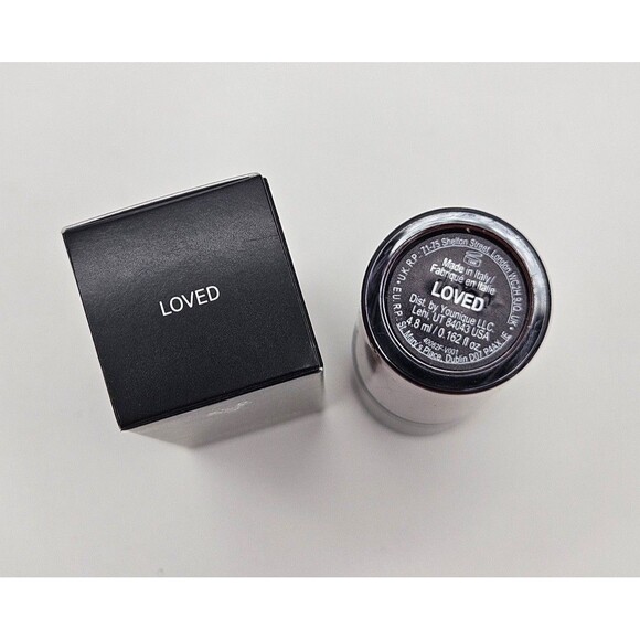 Younique Lucrative Lip Gloss Loved New in Box - Picture 3 of 6